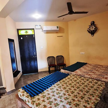 Godwill Kimo Guest House Seraulim Madgaon Exteriör bild