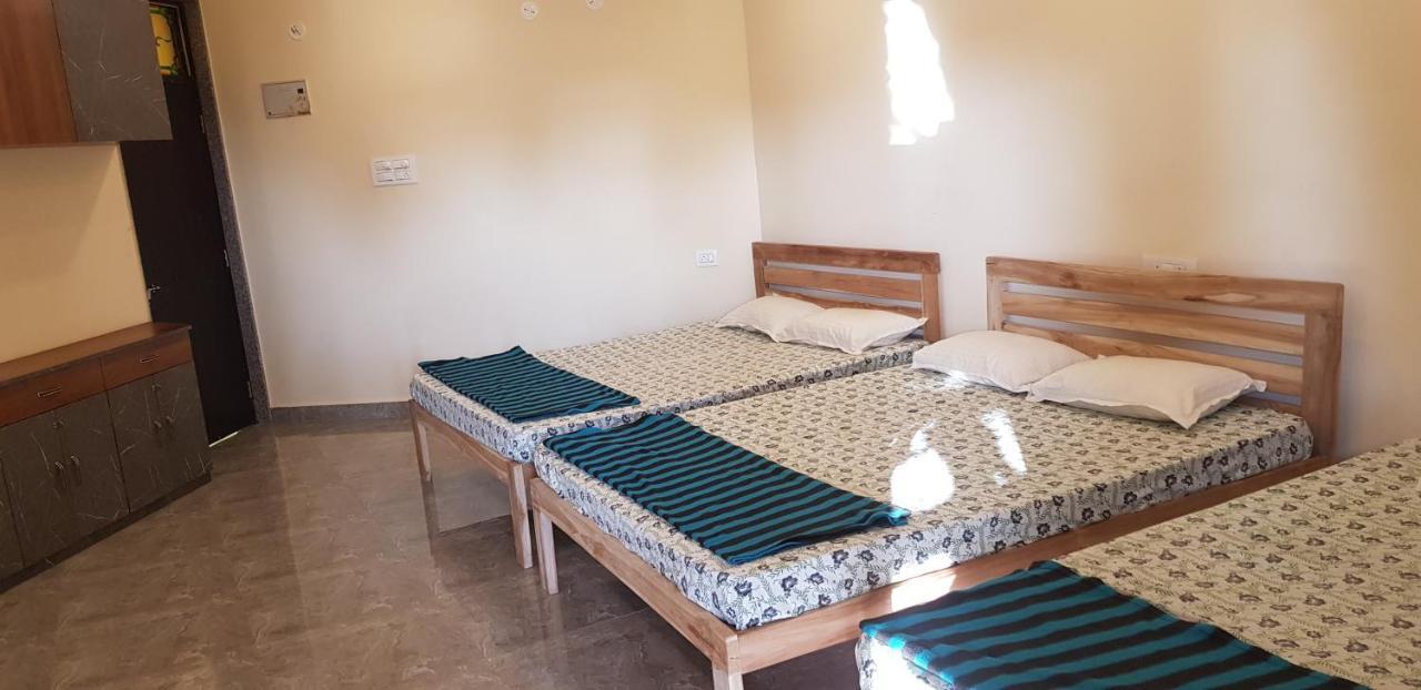 Godwill Kimo Guest House Seraulim Madgaon Exteriör bild