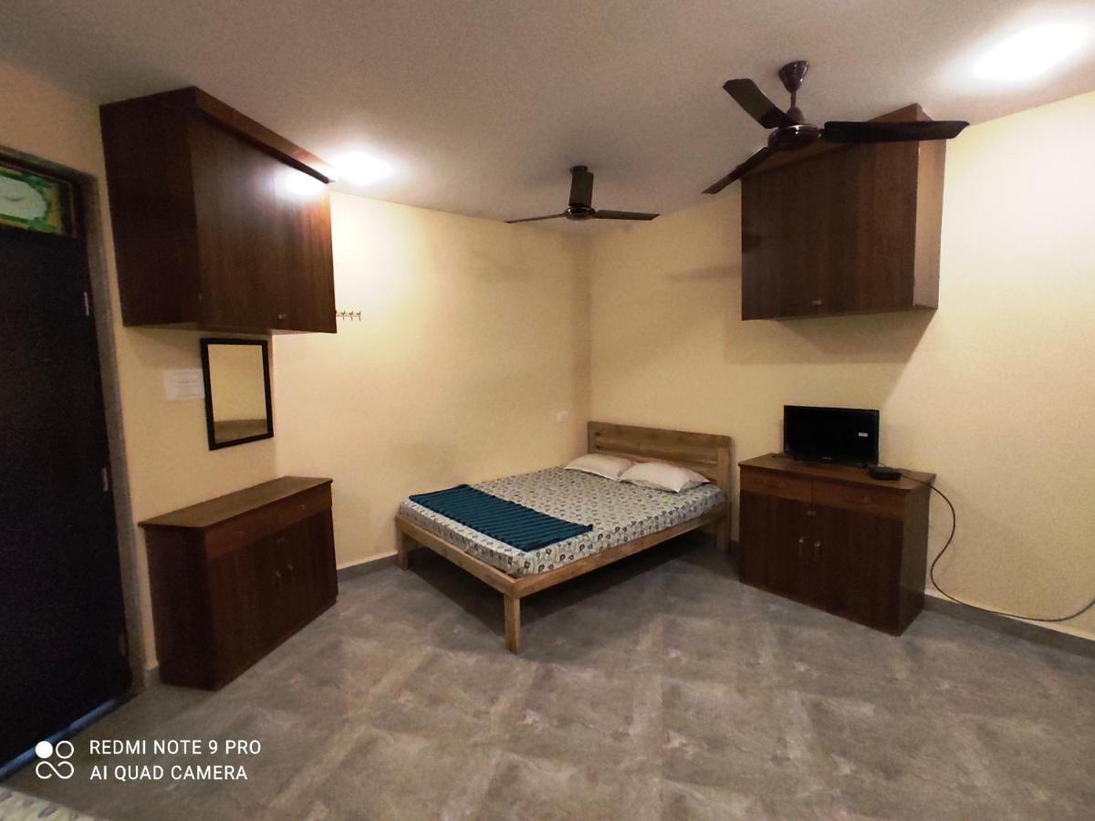 Godwill Kimo Guest House Seraulim Madgaon Exteriör bild