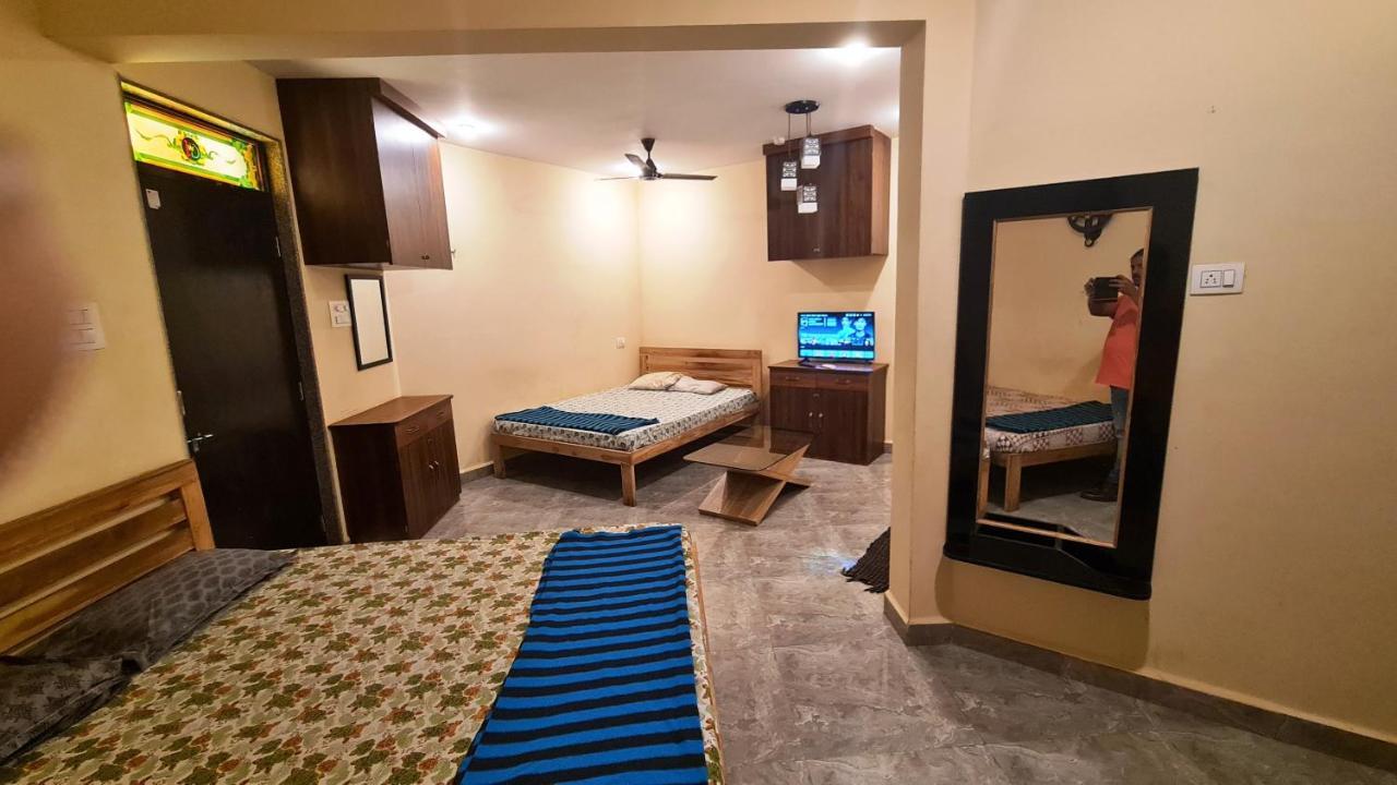 Godwill Kimo Guest House Seraulim Madgaon Exteriör bild