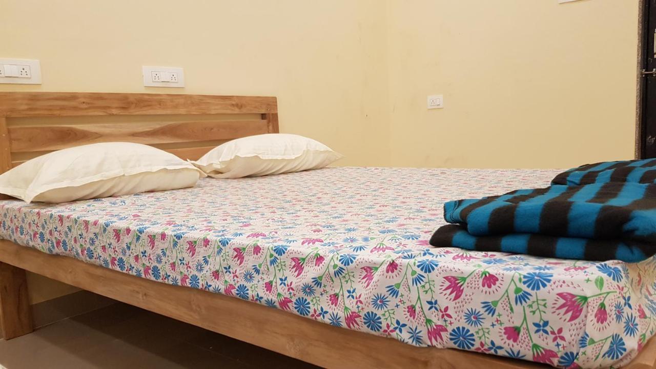 Godwill Kimo Guest House Seraulim Madgaon Exteriör bild